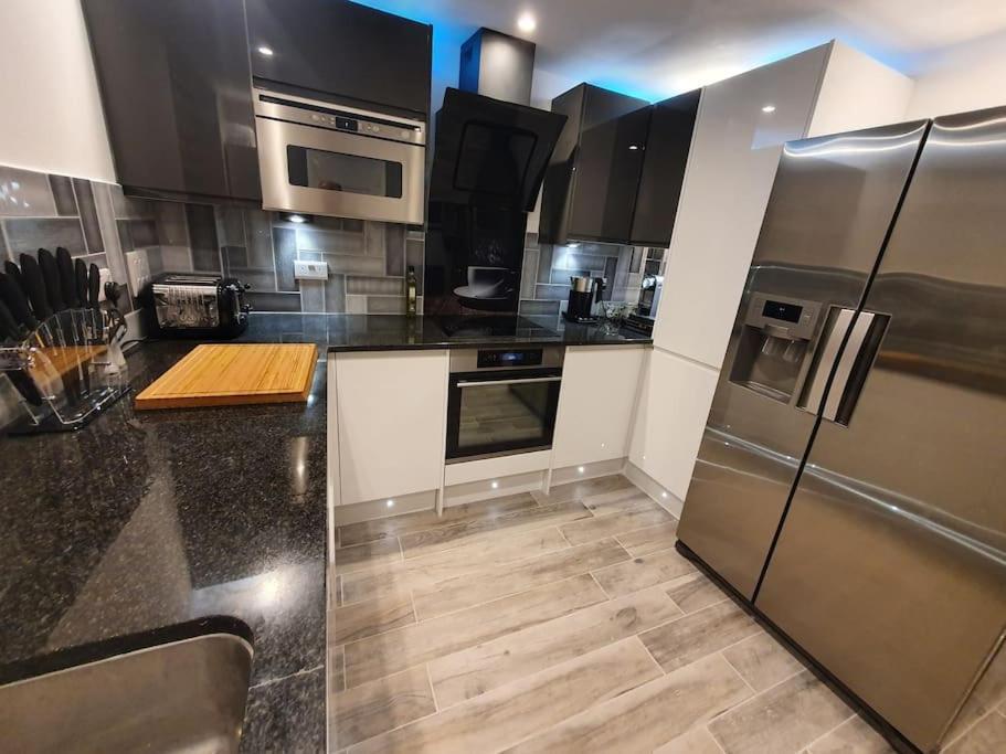 Luton Town Centre Executive Apartment المظهر الخارجي الصورة