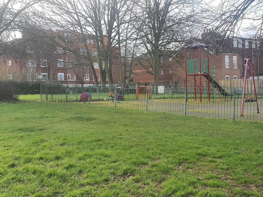 Luton Town Centre Executive Apartment المظهر الخارجي الصورة